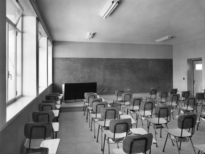 old-fashioned classroom